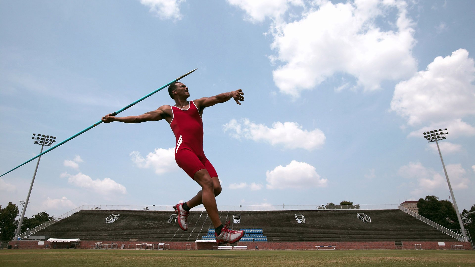 外籍教练引入先进理念提升整体备战效率，外籍教练工资