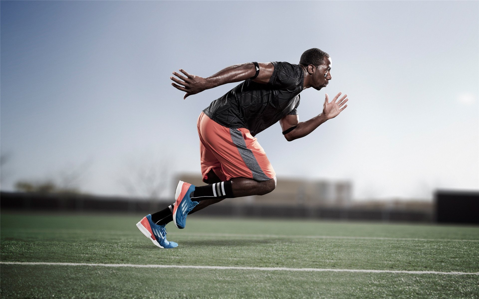 足球运动员进校园宣传足球精神，影响深远，足球进校园宣传标语